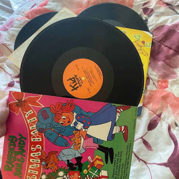 Raggedy Ann & Andy Vintage Vinyl Bundle - Picture 3 of 3